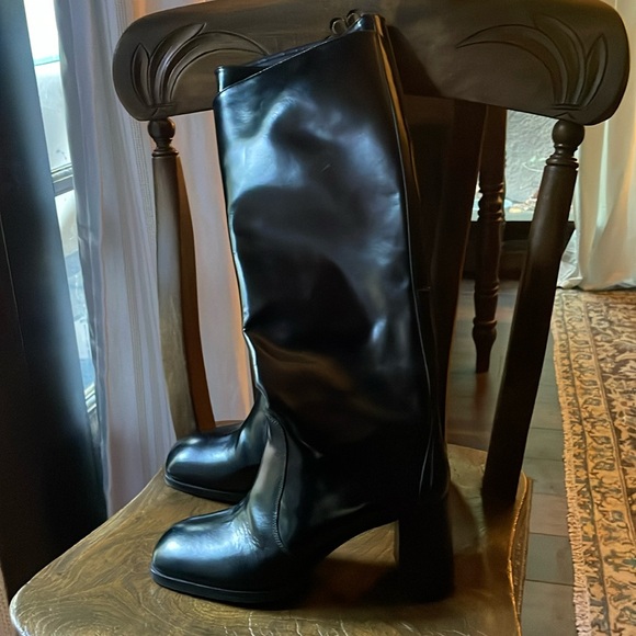 Prada boots - Picture 1 of 4
